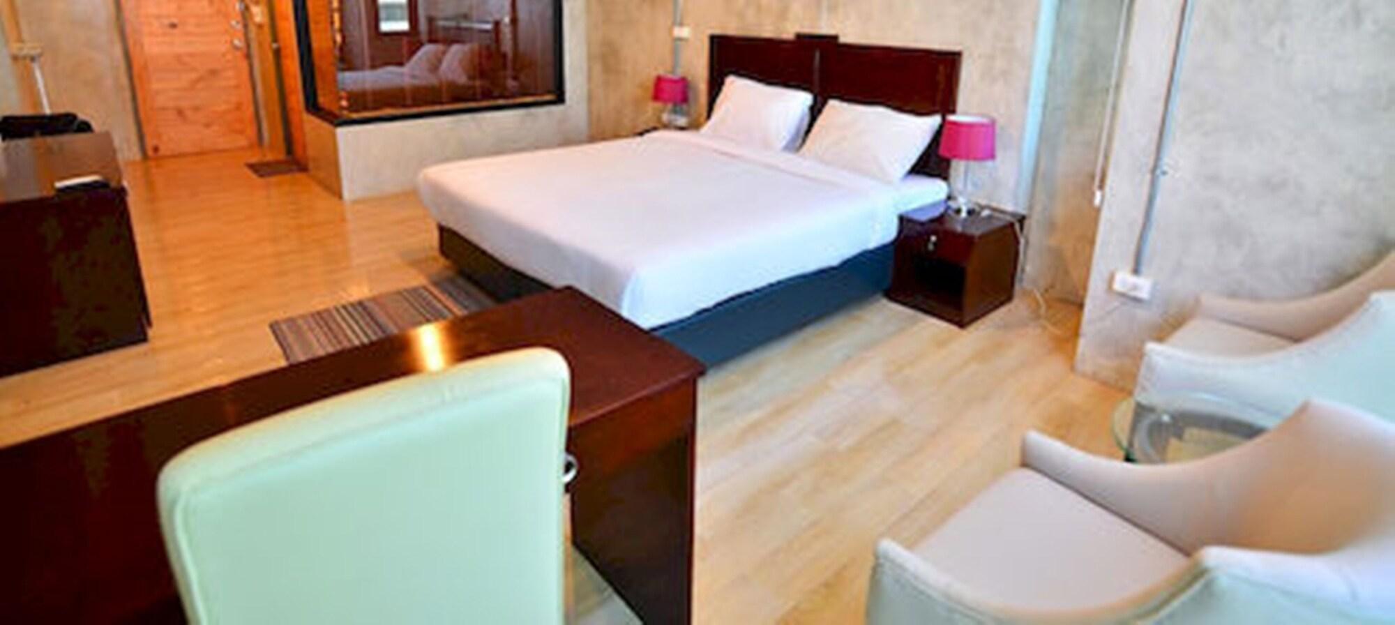Prestige Chiang Mai Hotel Exterior photo