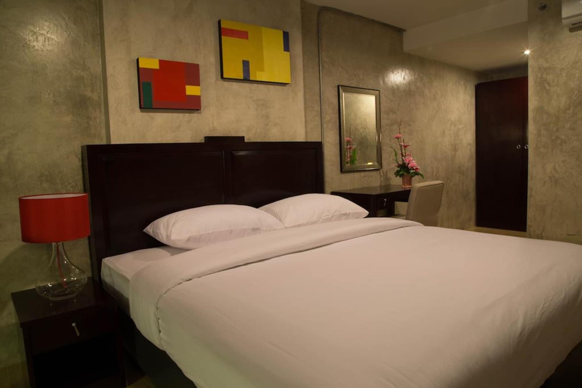 Prestige Chiang Mai Hotel Exterior photo