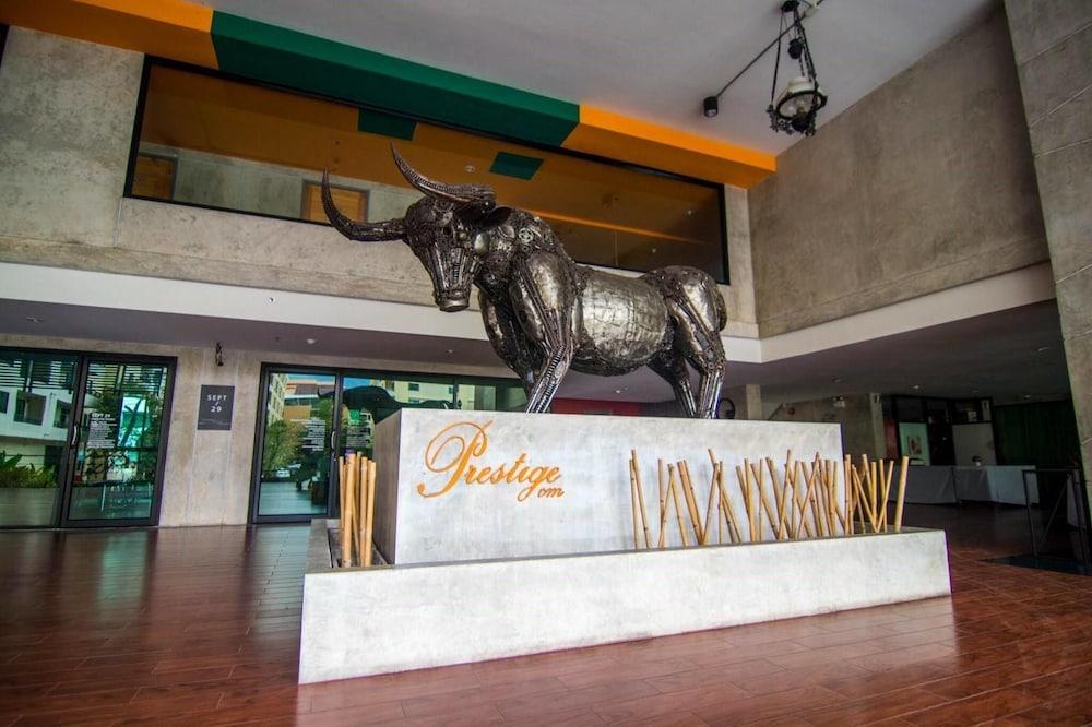 Prestige Chiang Mai Hotel Exterior photo