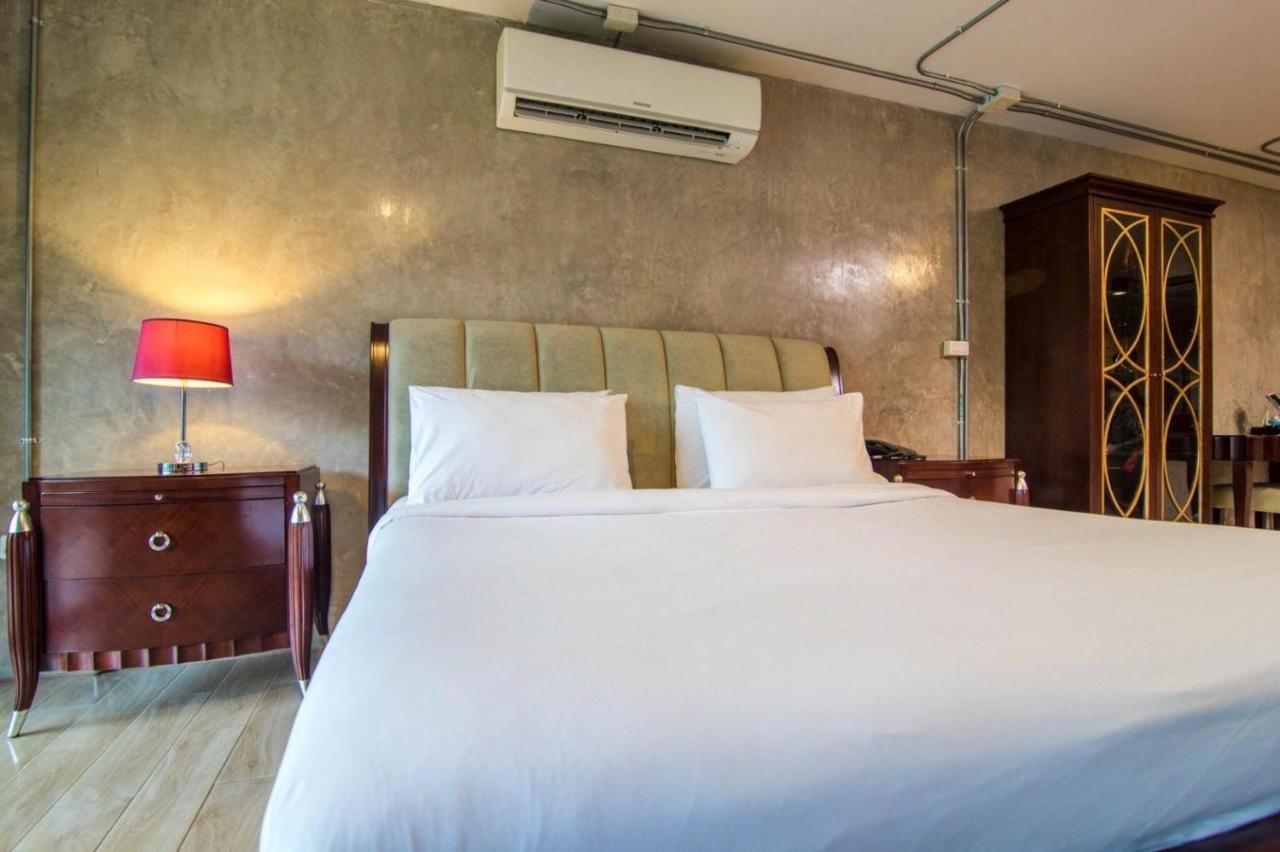 Prestige Chiang Mai Hotel Exterior photo